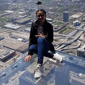 Meet your Posher, Ana